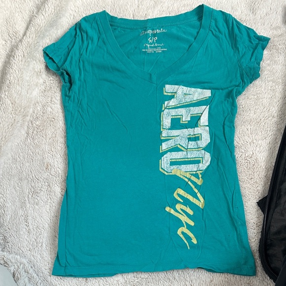 Aeropostale Teal V-Neck Graphic Tee - Picture 3 of 4